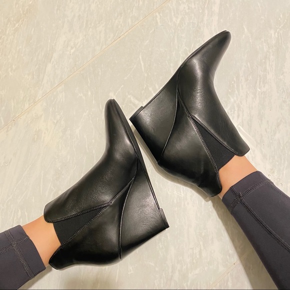 Via Spiga black leather ankle booties - Picture 2 of 11